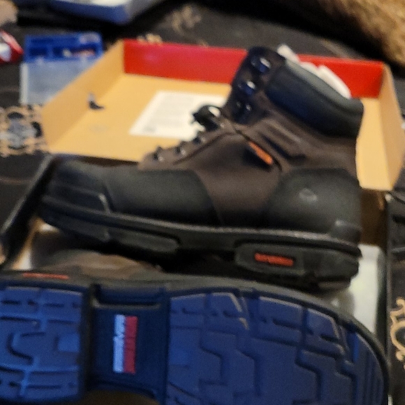 carbon max boots